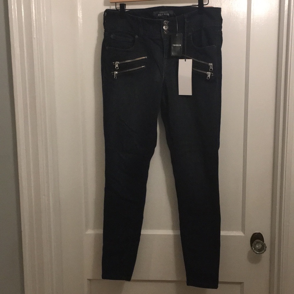 Torrid size 12 regular Premium stretch zip jegging